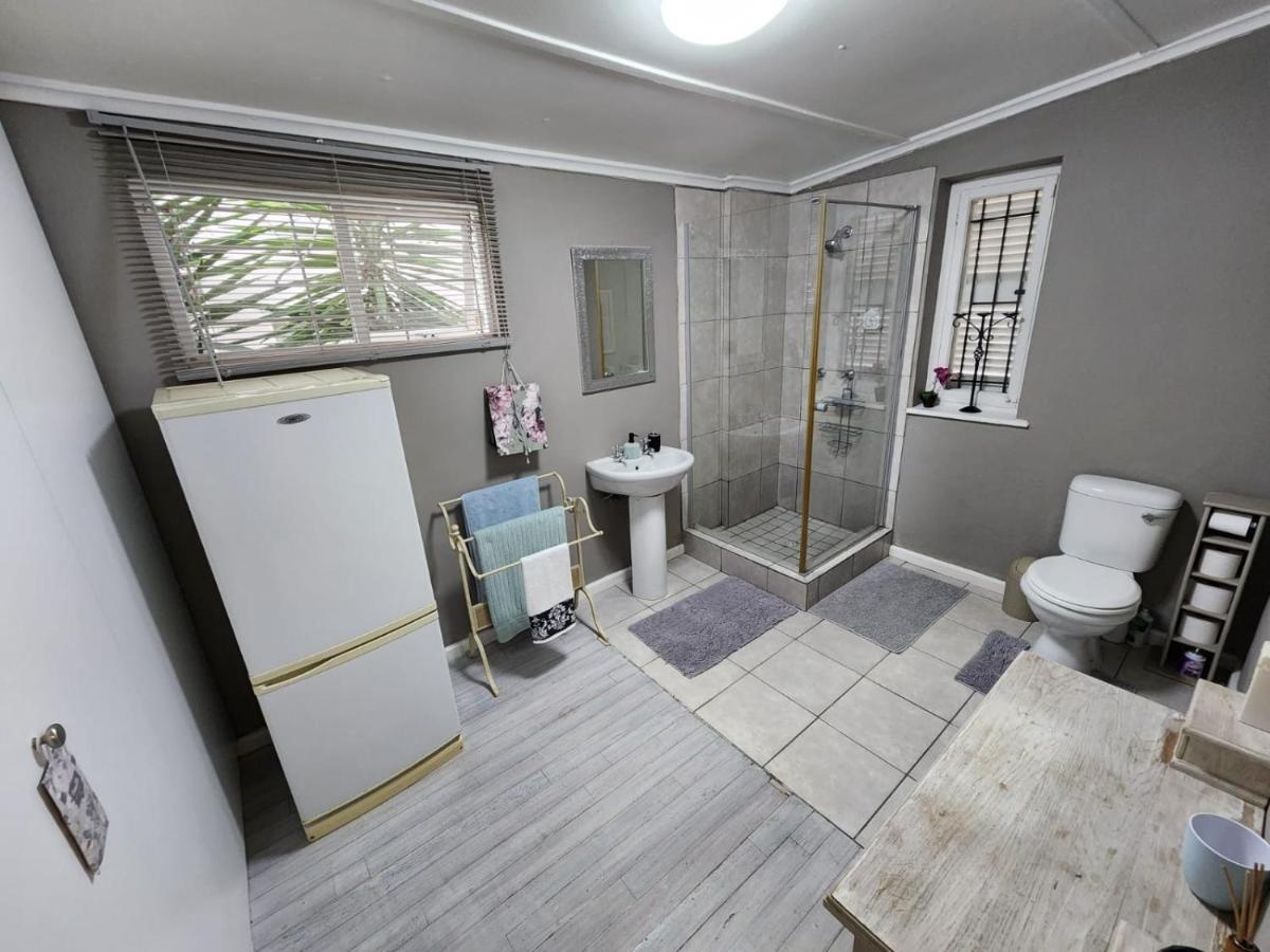 Peony Luxury Room With Wifi And Own Entrance Stellenbosch Exterior foto